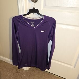 Nike Women's V-Neck Purple Long Sleeve Tee